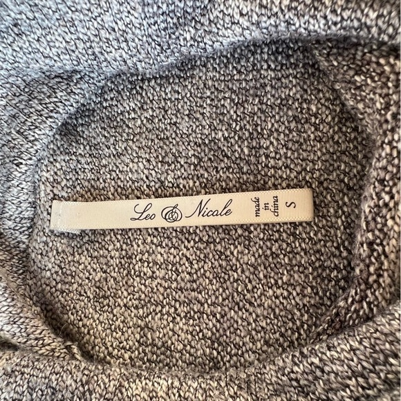 Leo & Nicole Poncho Ombré Knit Cape - Picture 7 of 11